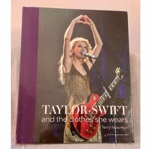 New Taylor Swift: And the Clothes She Wears by Terry Newman book